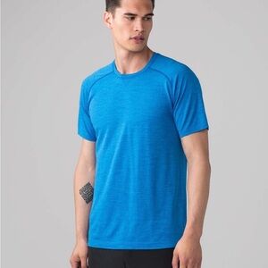 Lululemon mens  workout Tshirt size L
